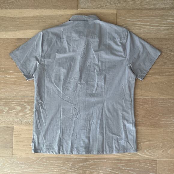 Vuori Men's Bridge Button-Down Short Sleeve Shirt - Picture 2 of 5